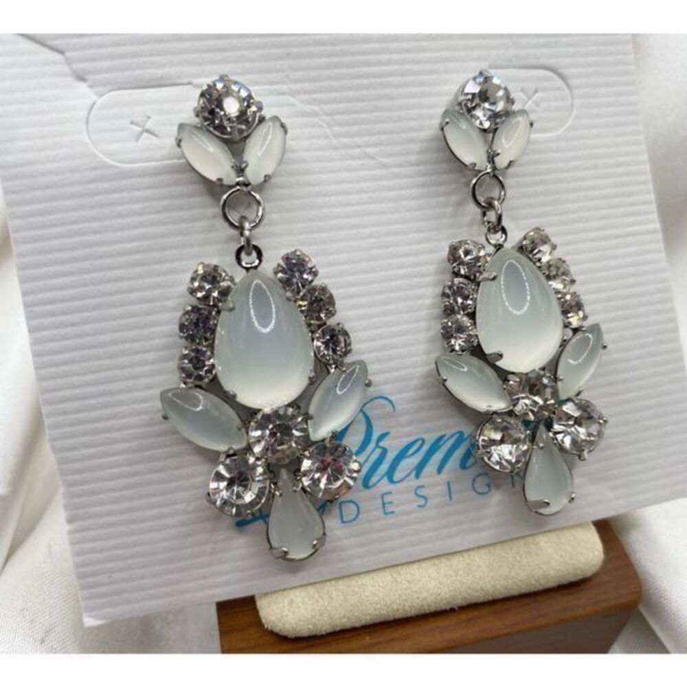 Silver toned elegant Premier Designs Crystal Fashion Earrings